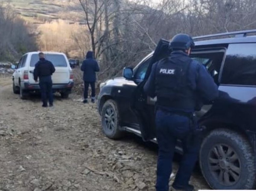 Serbët tentojnë bllokimin e punimeve për ndërtimin e bazës së Policisë së Kosovës në Leposaviq