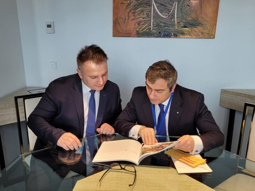 Ambasadori Zemaj zhvillon një takim të frytshëm me ambasadorin e ri të Italisë në NATO