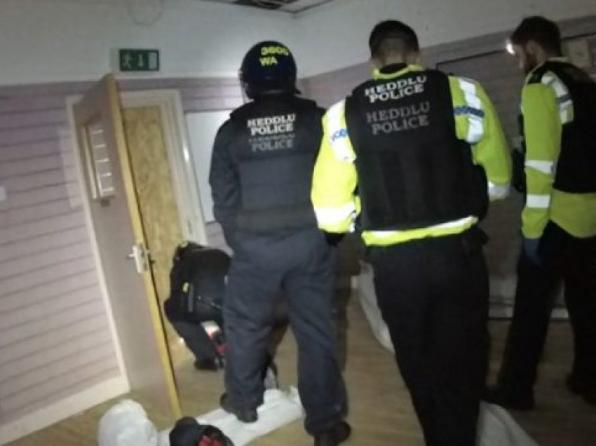 U kapën në “shtëpi bari”, burg për dy të rinjtë shqiptarë në Angli 