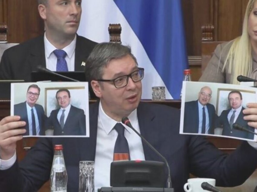 Vuçiq akuzon opozitën serbe, për montime të fotografive me Kurtin
