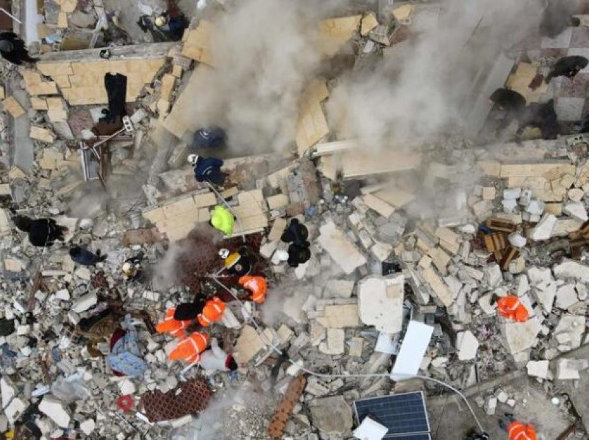 “Ndërtesat dridheshin si të ishin tronditur nga xhindet”, rrëfimi i të mbijetuarit nga tërmeti