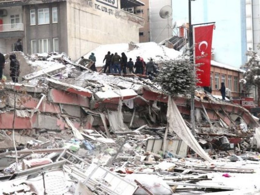 Evakuohen shtetasit e Maqedonisë të cilët ndodheshin në zonat e prekura nga tërmeti në Turqi