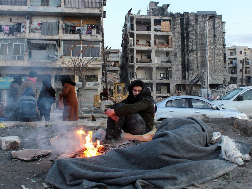 Rreth 300,000 njerëz janë zhvendosur nga zonat e tërmetit në Siri, sipas medieve shtetërore