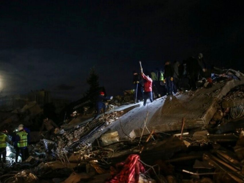 Mbi 20 mijë të vdekur nga pasojat e tërmetit në Turqi dhe Siri
