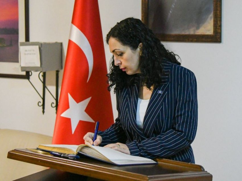 Tërmeti në Turqi, Osmani nënshkruan në Librin e Ngushëllimeve në Ambasadën turke në Prishtinë