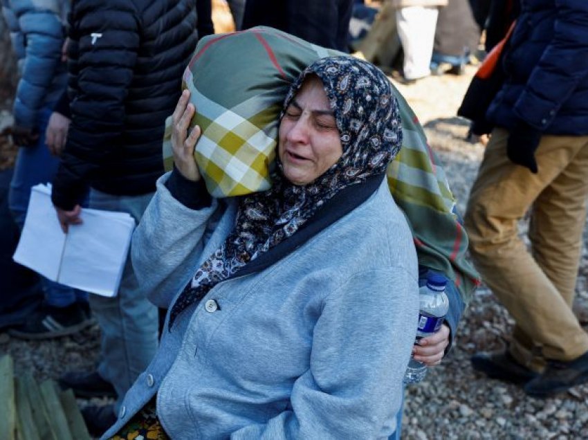 Rritet numri i viktimave, mbi 21 mijë të vdekur nga tërmeti në Turqi e Siri