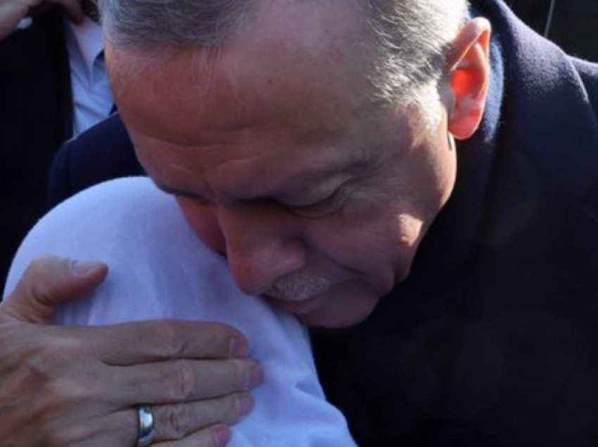 Turqia në kaos, Erdogan: Shpresoj se do t’i kapërcejmë këto ditë të vështira