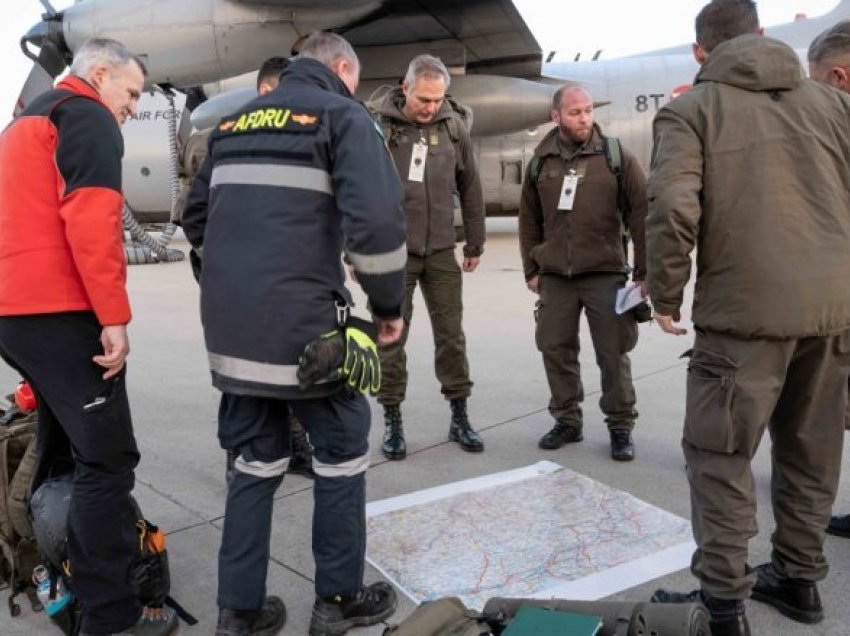 “Përplasje mes disa grupeve” – Austria pezullon misionin e kërkim-shpëtimit në Turqi