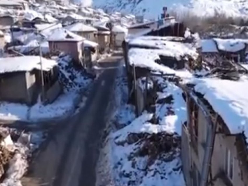 Tërmeti shkatërrues në Turqi, fshati ku banorët janë të detyruar të kujdesen vetë për veten