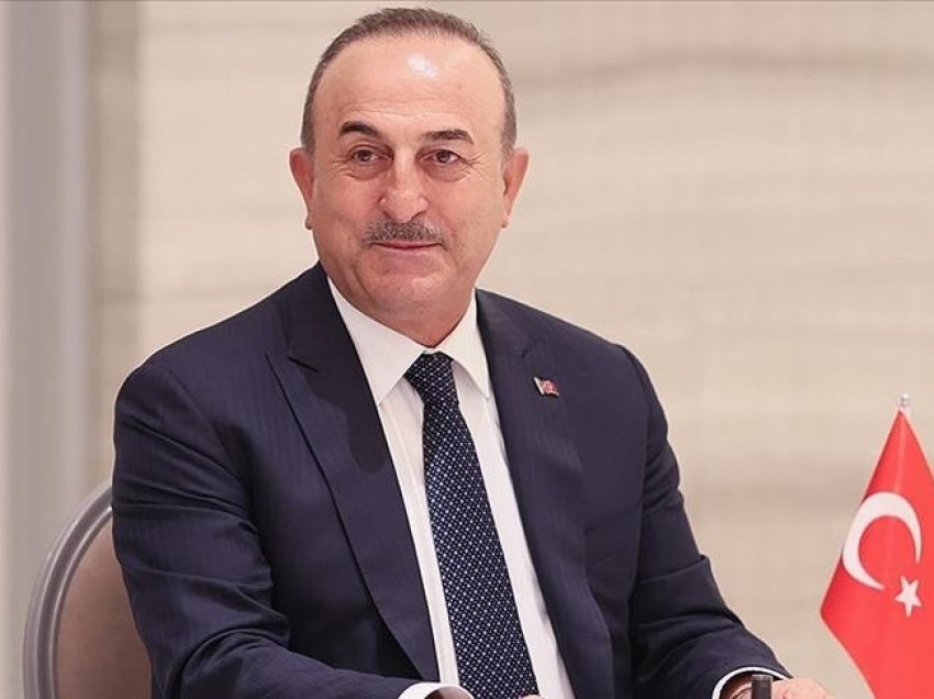 Zbuten tensionet Turqi-Armeni, ministri turk: Na zgjati dorën në këto kohë të vështira