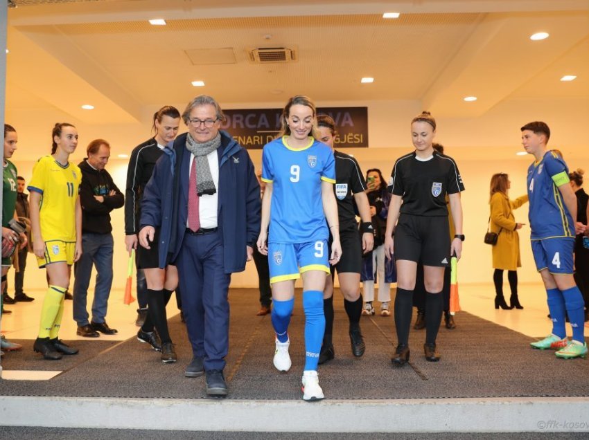 Kosovare Asllani para futbollisteve të reja të Kosovës: Futbolli nuk ka gjini 