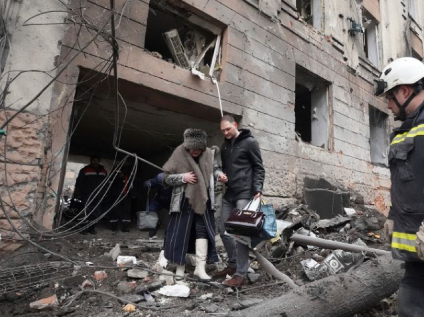 Granatimet ruse vrasin dy civilë në rajonin Kherson 