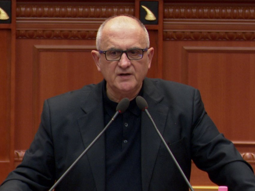 “Skandal”, Petrit Vasili akuza qeverisë: Po rrëmben në mënyrë të hapur çdo institucion të pavarur