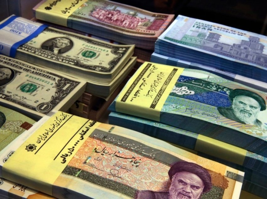 Vlera e valutës iraniane bie në nivele rekorde