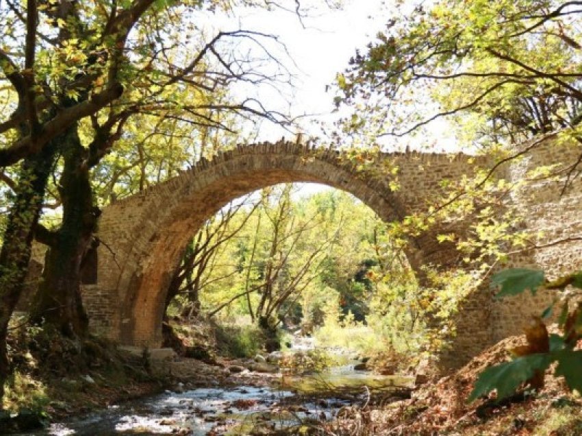 Ura e Nivanit, monumenti që është ndërtuar nga Ali pashë Tepelena