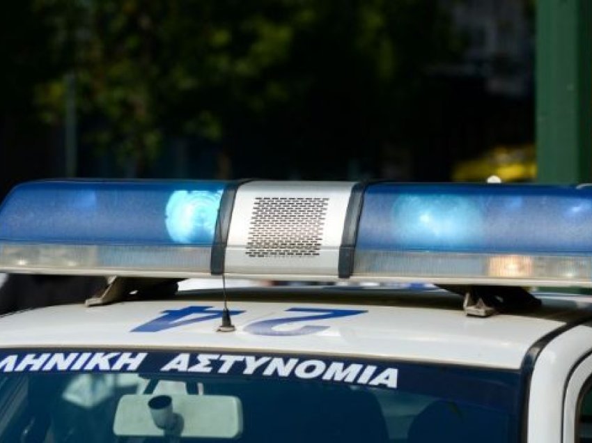 Plagoset me thikë 43-vjeçari shqiptar në Greqi, ndodhet në gjendje të rëndë në spital