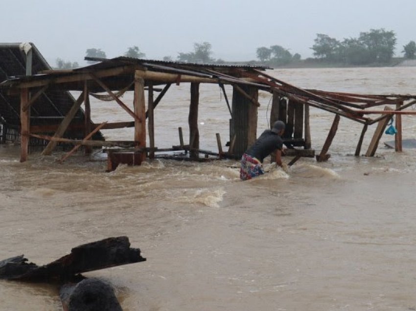 ​Ka shkuar në 49 numri i të vdekurve nga përmbytjet në Filipine