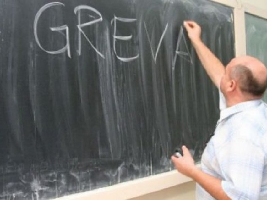 Kosova mund të përballet sërish me greva të mësimdhënësve, shkak kontratat