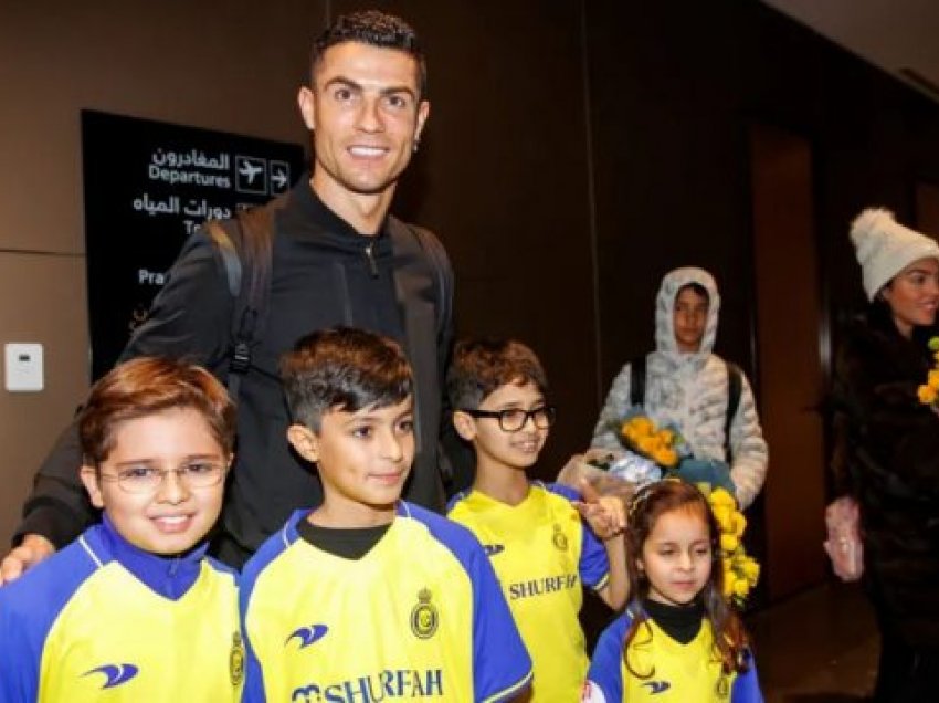 Ronaldo në Al-Nassr me një “ushtri” bashkëpunëtorësh dhe sigurimi