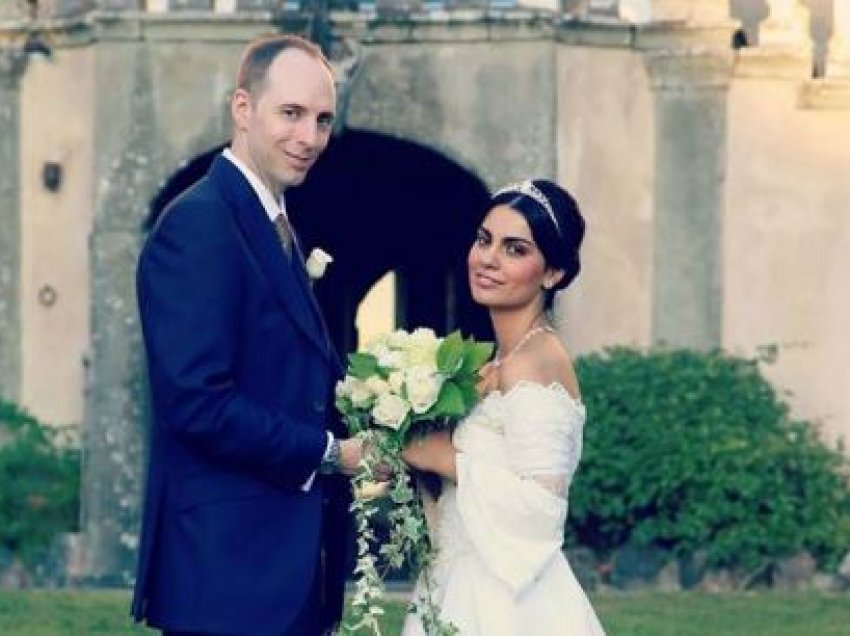 Anjeza Shahini i jep fund martesës me diplomatin anglez, detaje nga jeta e saj në Angli si nënë beqare