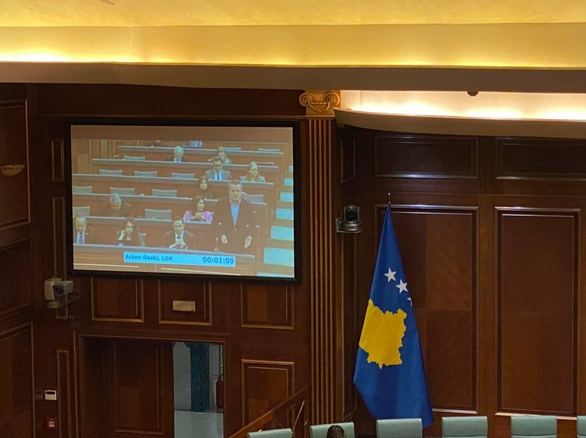 Një ditë pas raportimeve për atentat ndaj tyre, deputetët e LDK-së shihen në Kuvendin e Kosovës