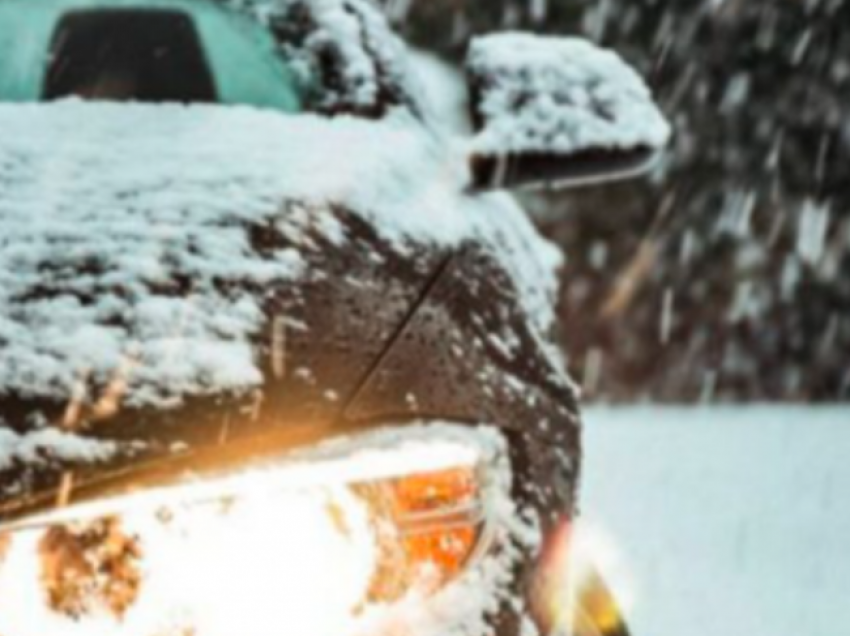 12 gjërat që duhet të keni në makinë gjatë dimrit