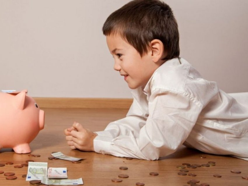 7 gjëra s’duhet t’ua thoni fëmijëve për paratë