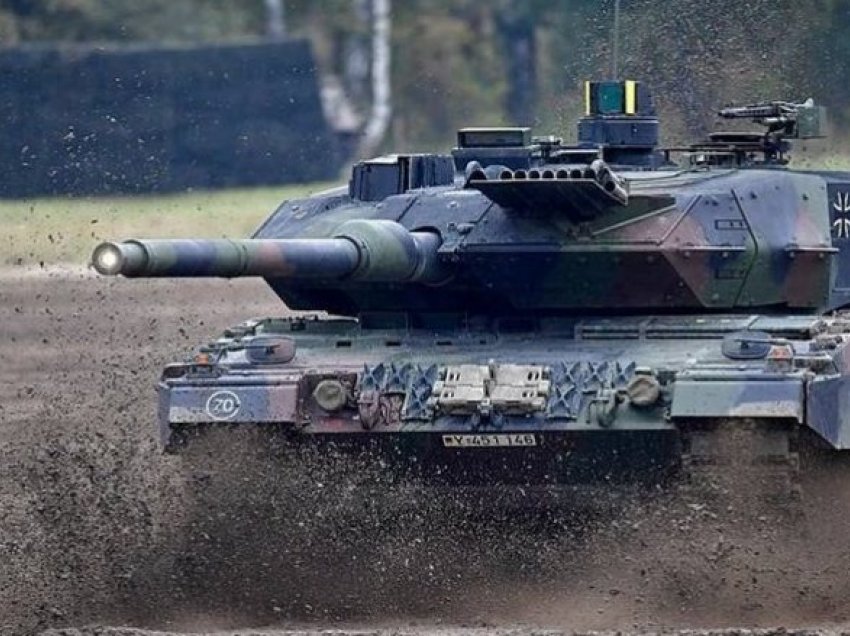 Ukraina ka nevojë për ‘disa qindra’ tanke për të rimarrë territorin – thotë shefi i shtabit të presidentit Zelensky