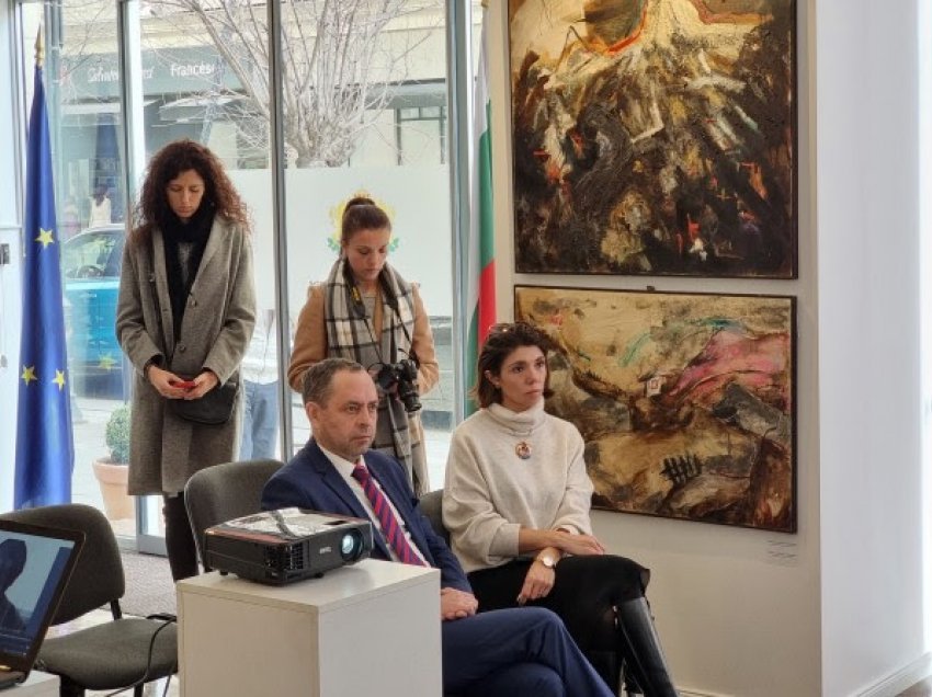 Ministria e Jashtme dhe ambasadori bullgar diskutojnë për presionin ndaj maqedonasve me identitet bullgar