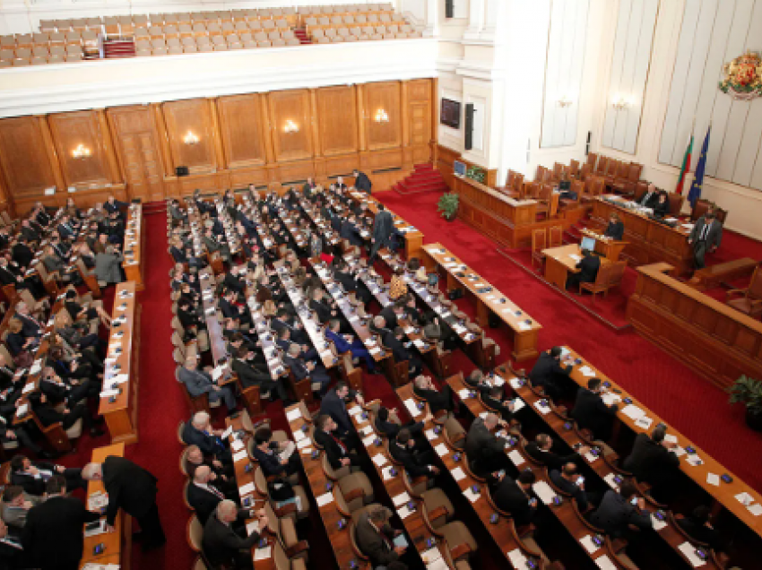 Kuvendi i Bullgarisë sot do të diskutojë për marrëdhëniet me Maqedoninë e Veriut, përmendet sërish “veto”