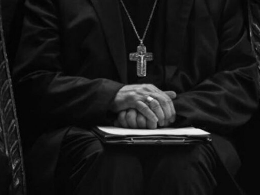 Flet bashkëshortja e priftit serb që u gjet i vdekur në Vushtrri