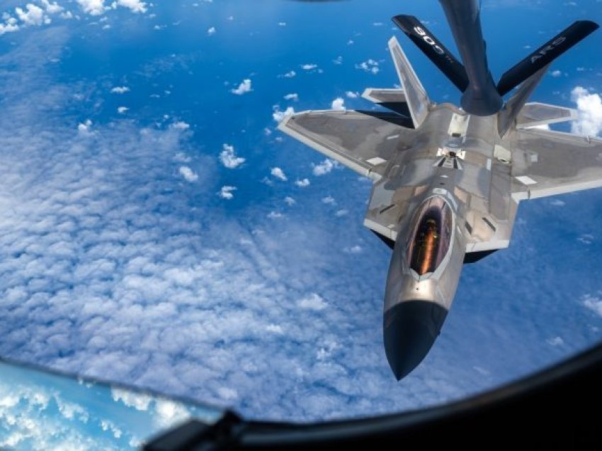“Shpresoj të jem gabim”: Gjenerali i lartë i forcave ajrore amerikane parashikon luftë me Kinën në vitin 2025