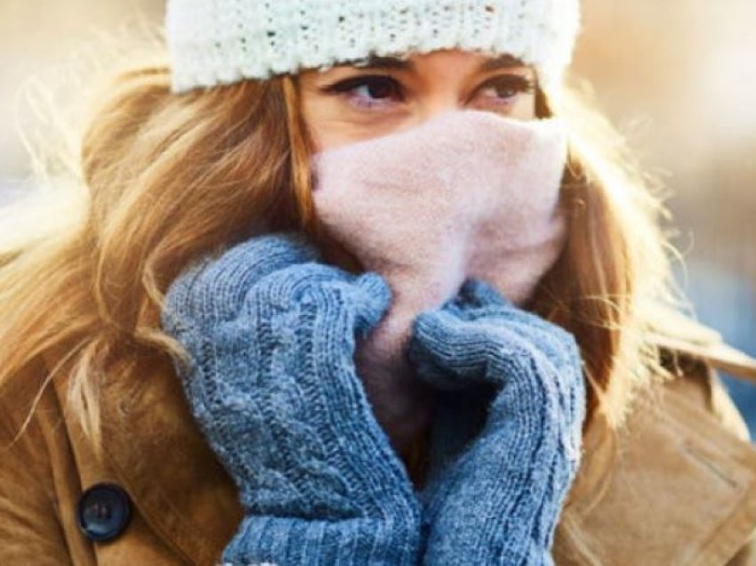 Moti i ftohtë dhe i lagësht: Si ndikon në artrit dhe çfarë mund të bëni