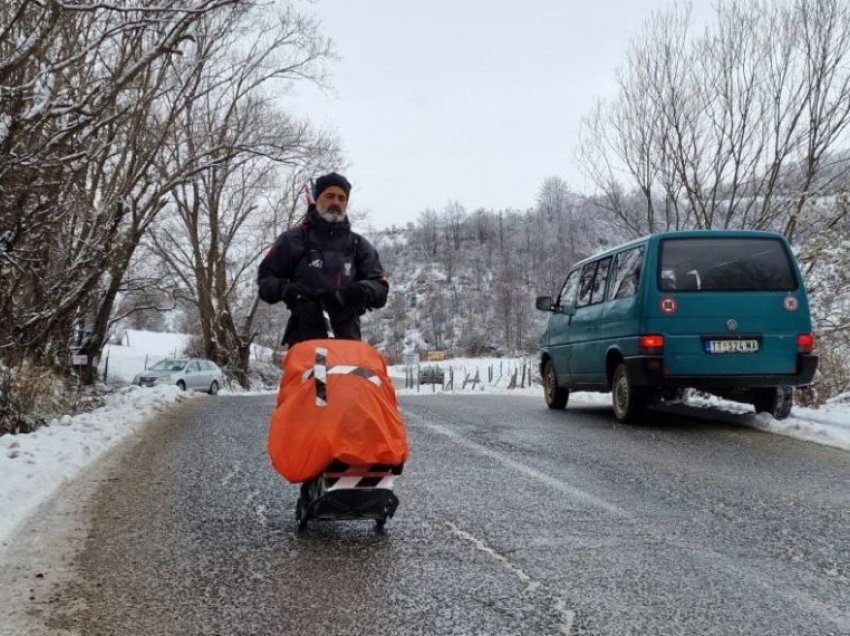 Enveri në këmbë nga Austria në Mekë, rreth 6600 kilometra rrugë për të rigjetur besimin e humbur