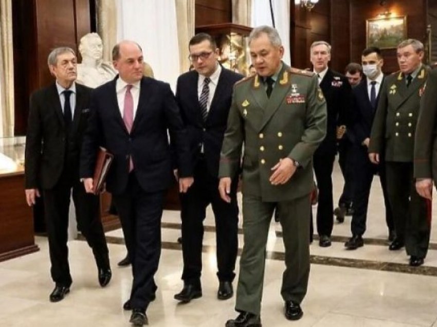 Ministri britanik i Mbrojtjes zbulon detaje nga biseda me rusët në Moskë, pak ditë para fillimit të pushtimit të Ukrainës
