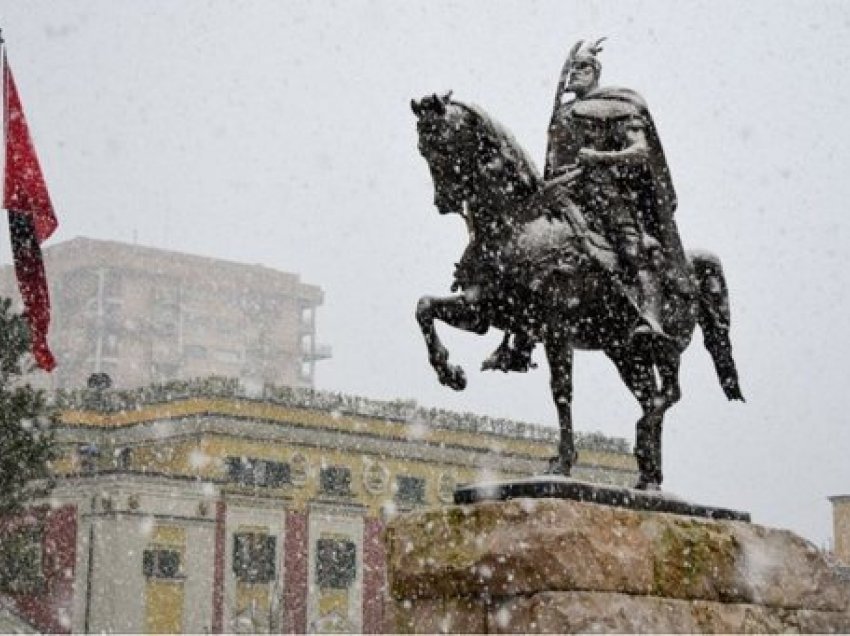 I ftohti ‘mbërthen’ Shqipërinë/ Ja dita kur Tirana zbardhet nga bora