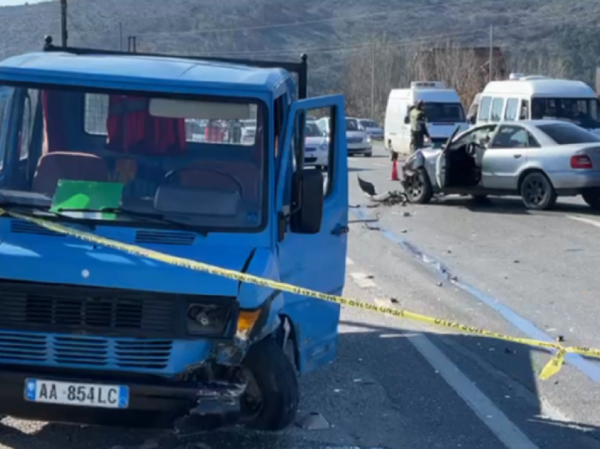 Kamionçina merr para makinën në aksin Lezhë-Shkodër, dy të plagosur
