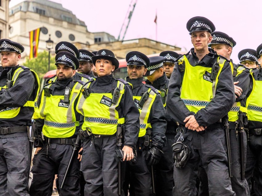 Policia britanike zgjeron kompetencat në shtypjen e protestave