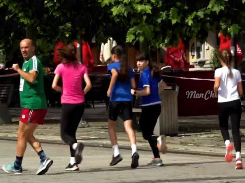 ​Mbahet mini-maratona “Vrapo për Autizëm”, vlerësohet se ndihmon në ndërgjegjësimin e shoqërisë