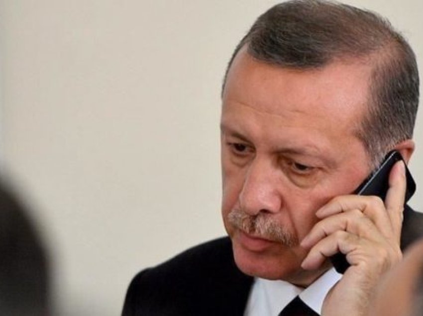Vuçiq i “shfajësohet” Erdoganit përmes telefonit për situatën në veri të Kosovës