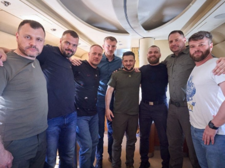 Zelensky u kthye në Ukrainë me pesë komandantët e Azovit