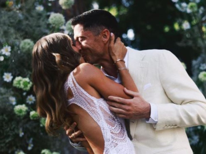 Lewandowski martohet sërish me gruan e tij pas 10 vjetësh