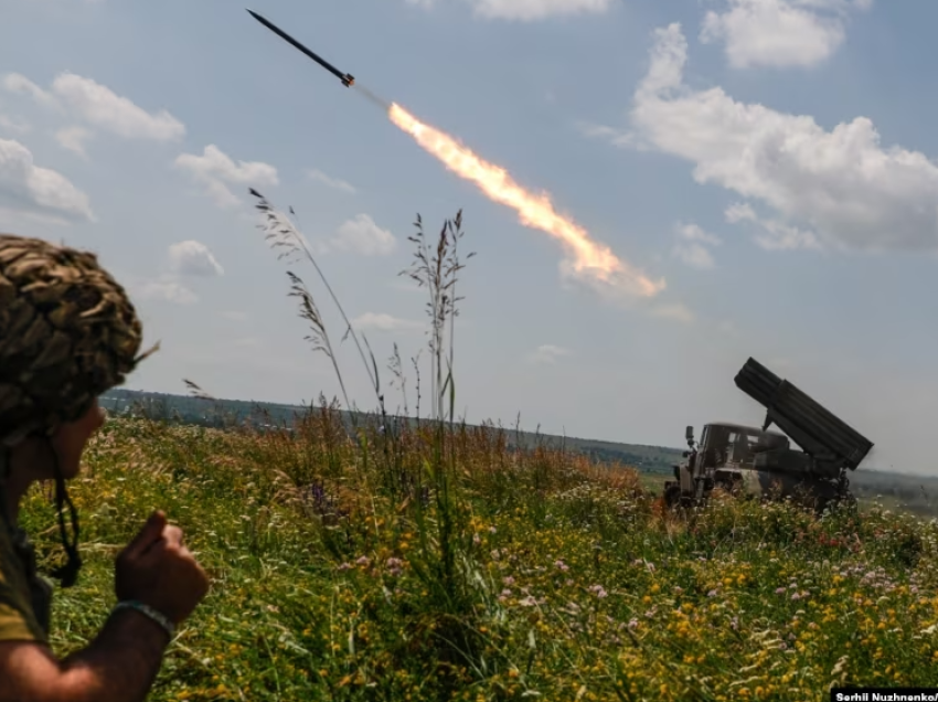 Zelensky: Forcat ukrainase po përparojnë në jug