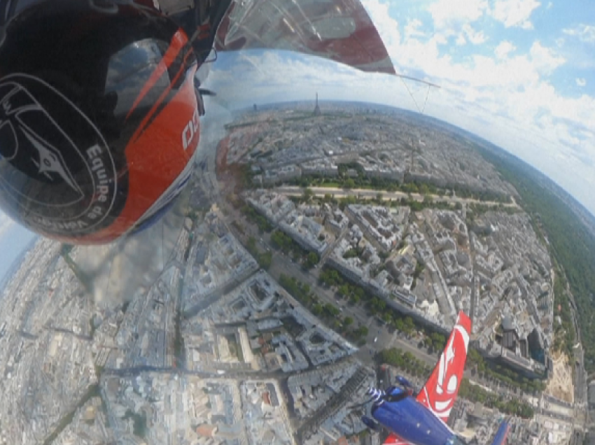Avionët akrobatikë francezë në provat finale të paradës së Ditës së Bastijës 