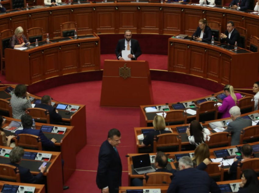 Sot Kuvendi për Ahmetajn/ PS: Po e përdoni çështjen për politikë