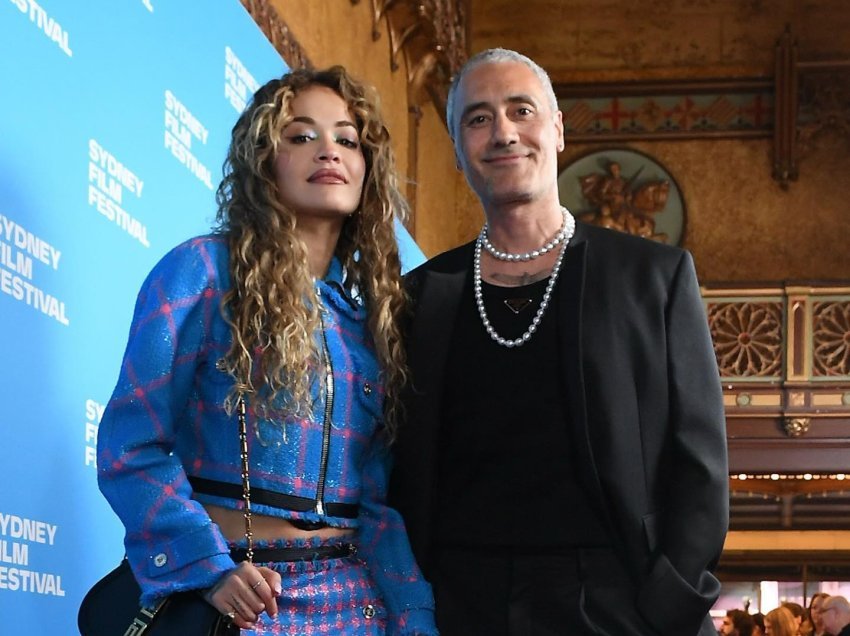 Pas publikimit të albumit të ri – Taika Waititi e uron në shqip Rita Orën: Jam krenar me ty zog, të dua
