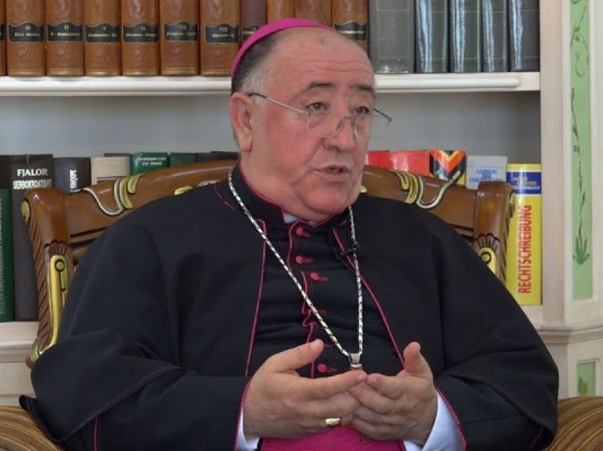 ​Ipeshkvi Gjergji: Vatikani de-facto e ka njohur Kosovën