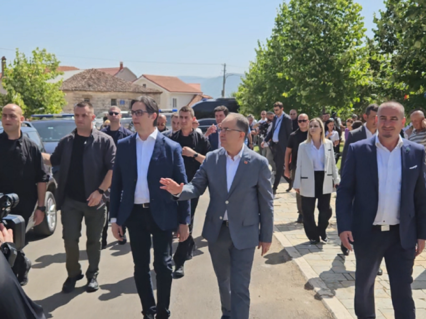 Dy presidentët takohen në Pustec/ Kreu i Maqedonisë së Veriut po viziton Shqipërinë