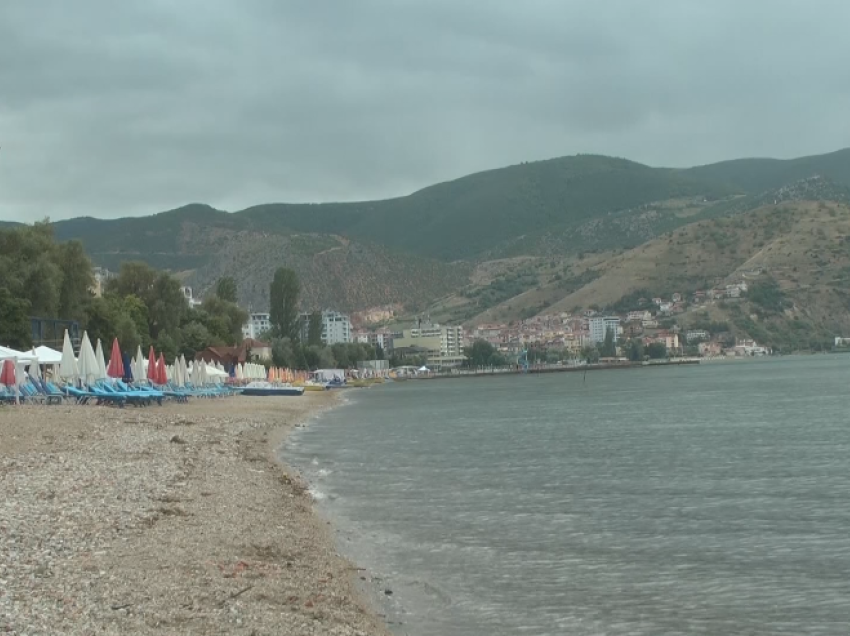 Gjendet një grua e vdekur në ujërat e Liqenit të Ohrit