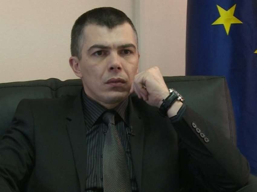 Vendimi i Qeverisë për Klan Kosova, reagon edhe politikani serb